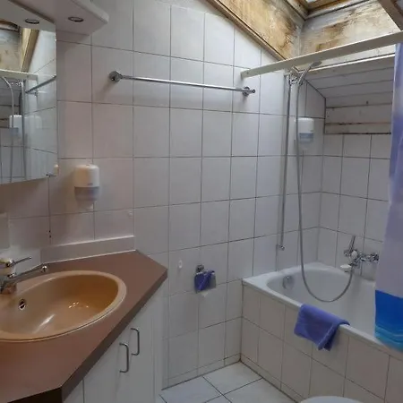 Apartment Niederried Sleeps 6 Air Con Wifi
