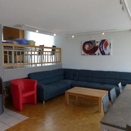 Niederried Sleeps 6 Air Con Wifi Apartment *